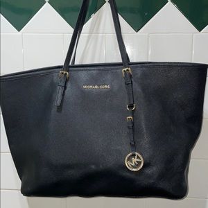 Michael kors black tote purse